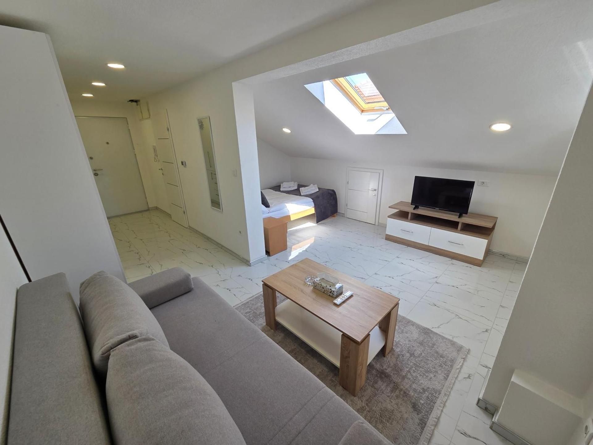 King Studio with Sofa Bed