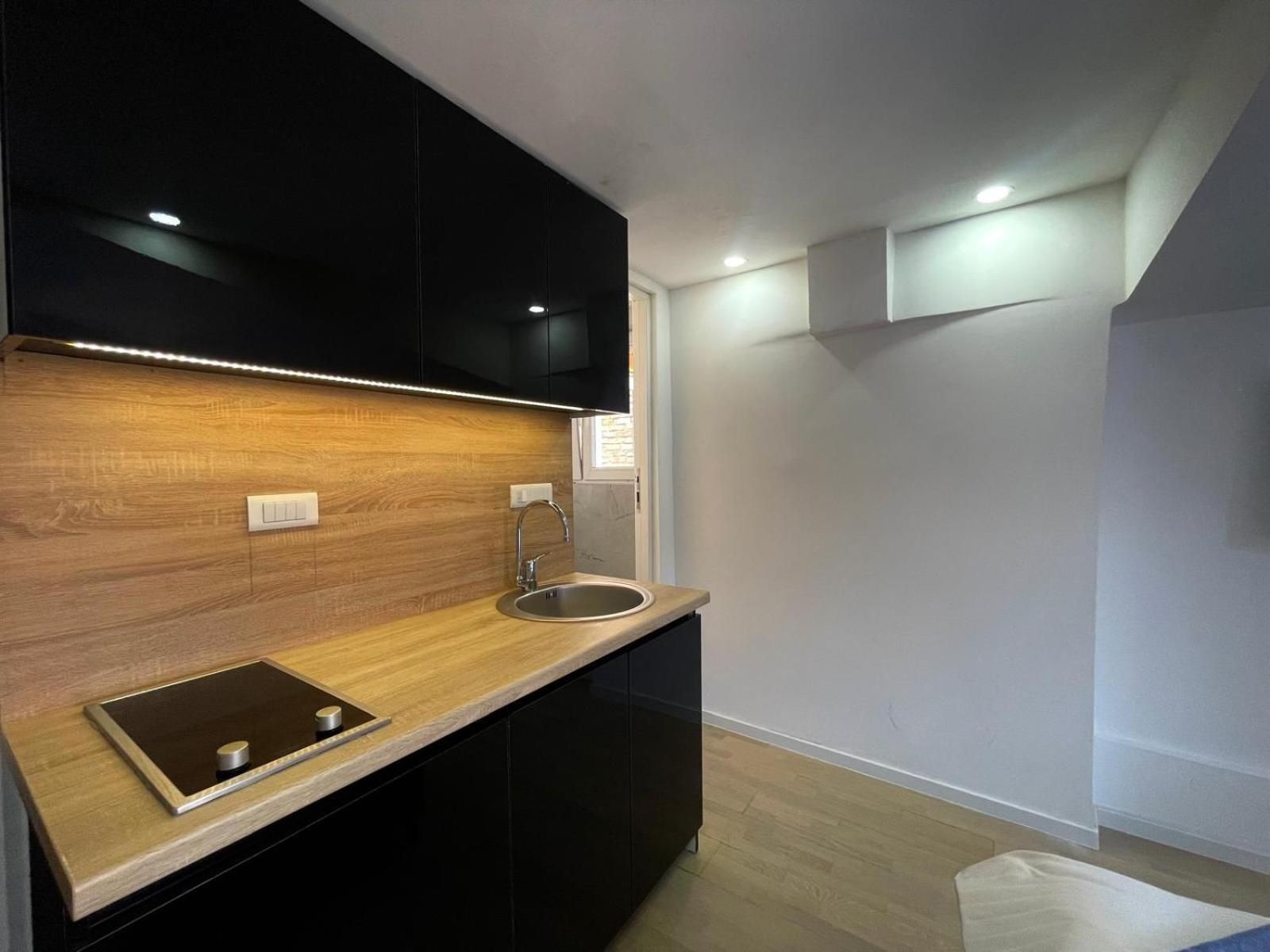 One-Bedroom Deluxe Apartment