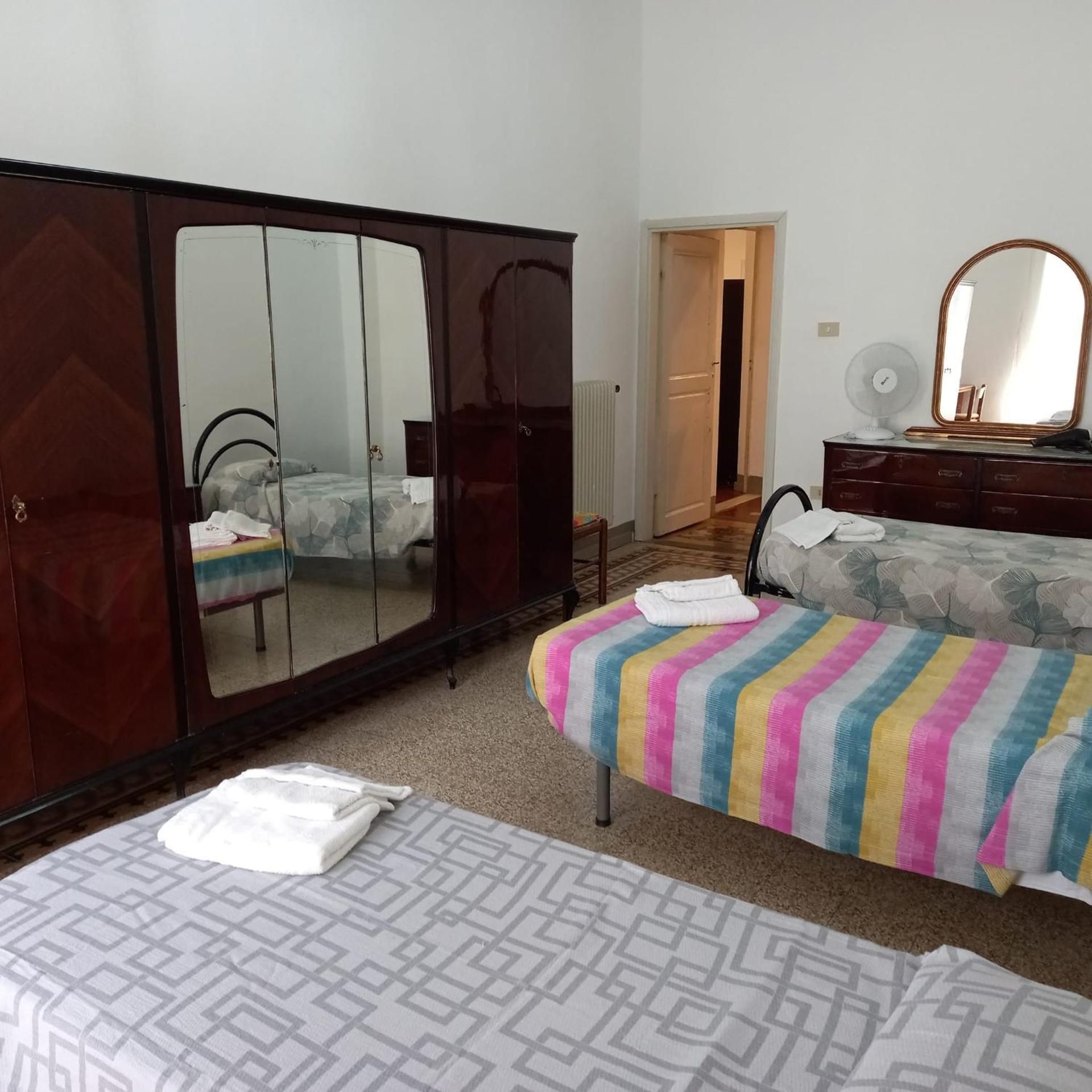 Palazzo Sosia, Pisa centro storico Three-Bedroom Apartment 2