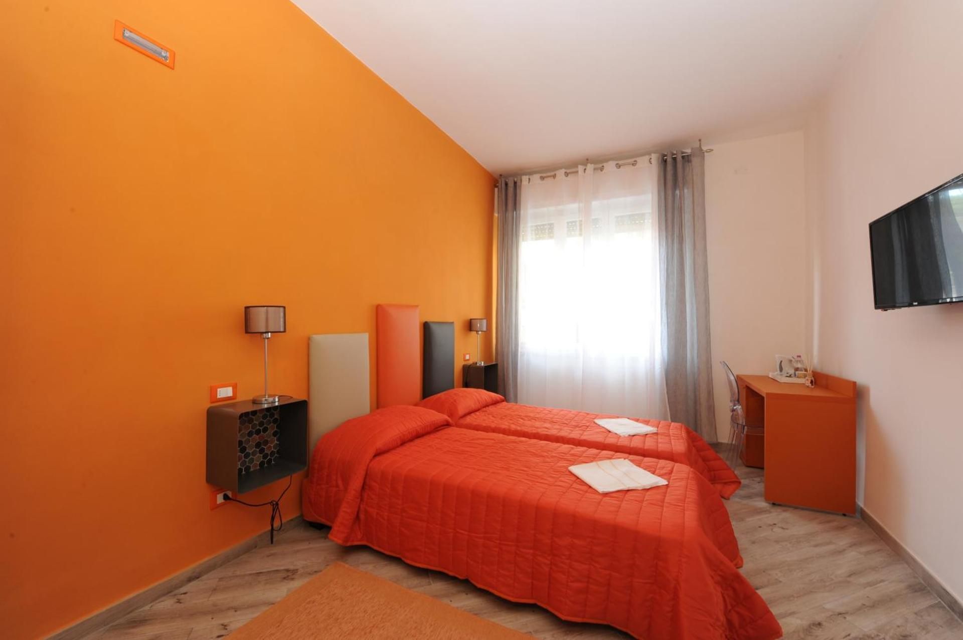 B&B Ariston Pisa Tower Double or Twin Room with Private External Bathroom 2