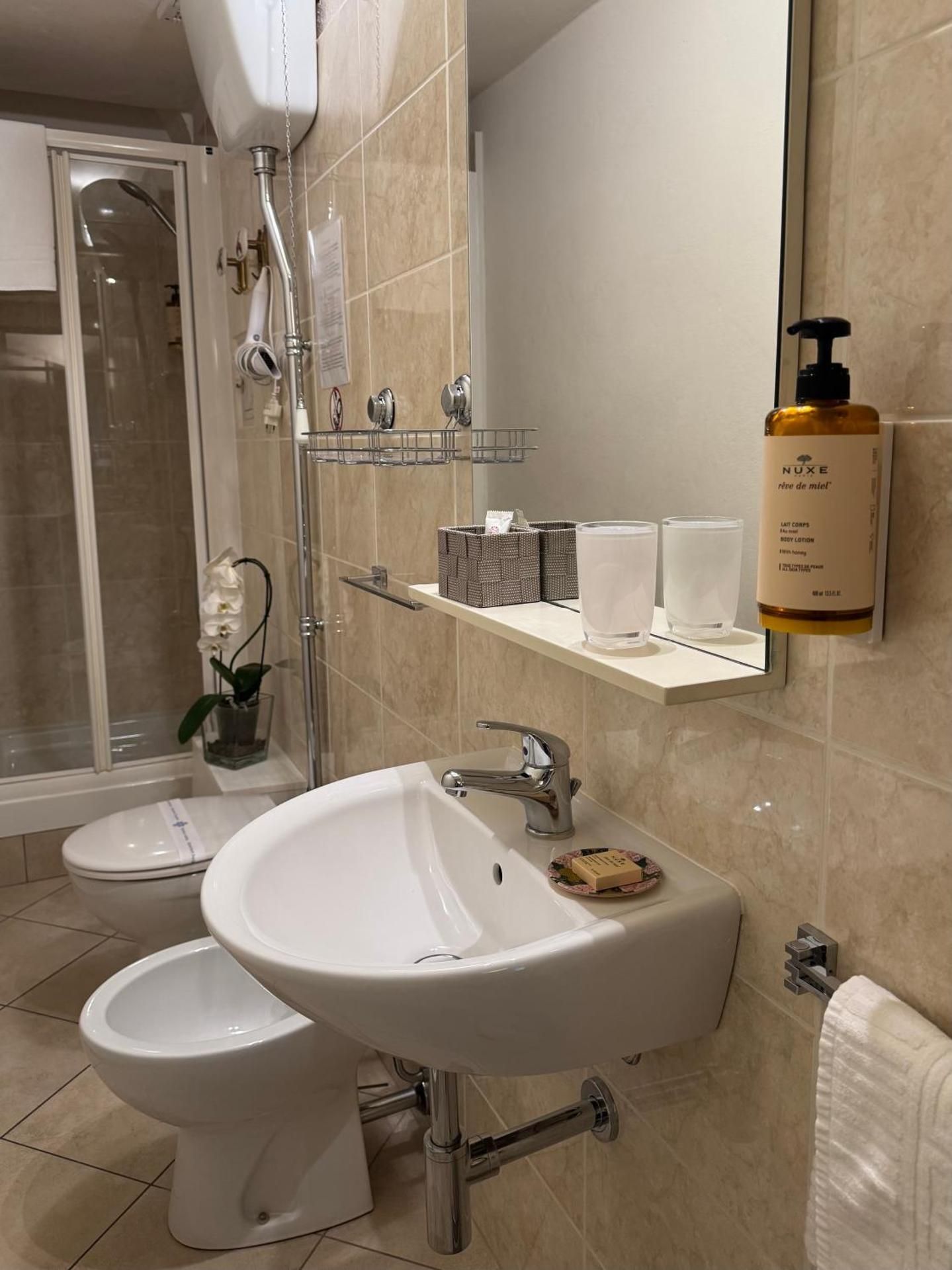 Le Muse Superior King Room with Private Bathroom