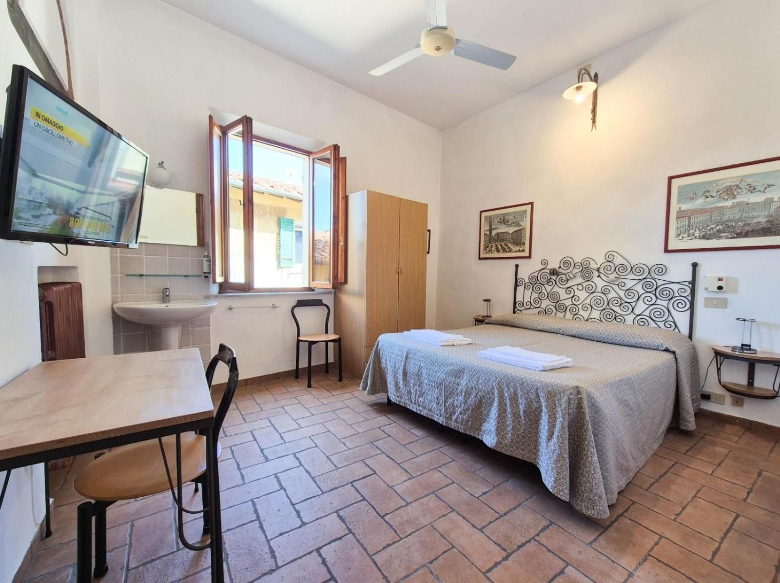 Helvetia Pisa Tower Double or Twin Room with Shared Bathroom