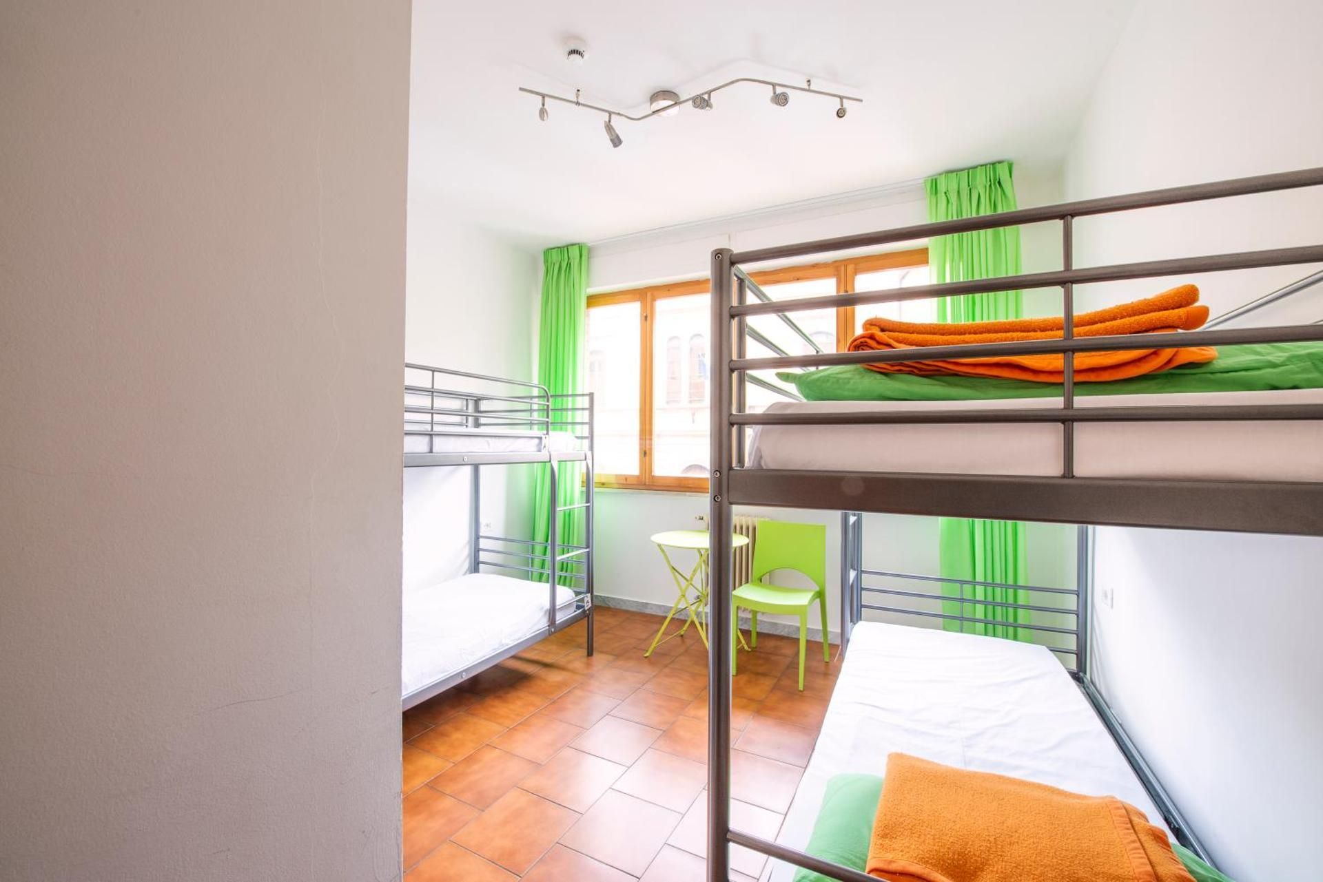 Safestay Pisa Bed in 4-Bed Female Dorm Ensuite 2