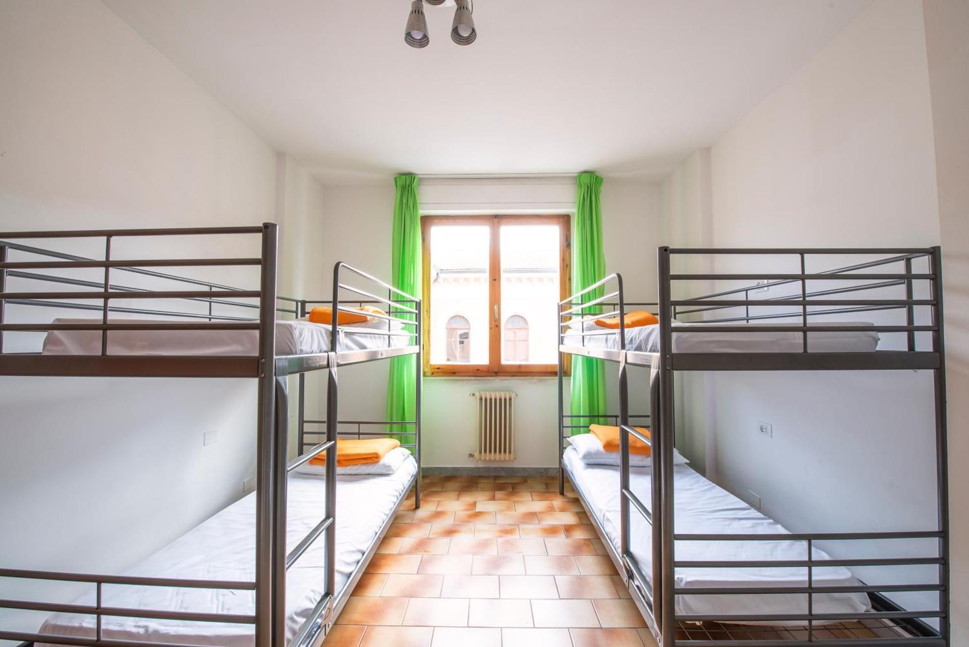 Bed in 6-Bed Mixed Dorm Ensuite