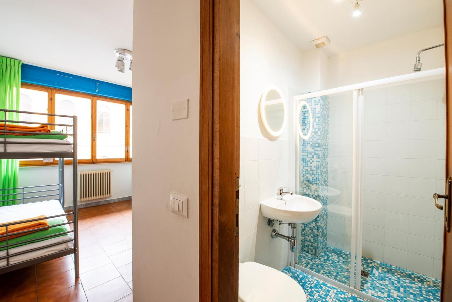 Bed in 6-Bed Mixed Dorm Ensuite