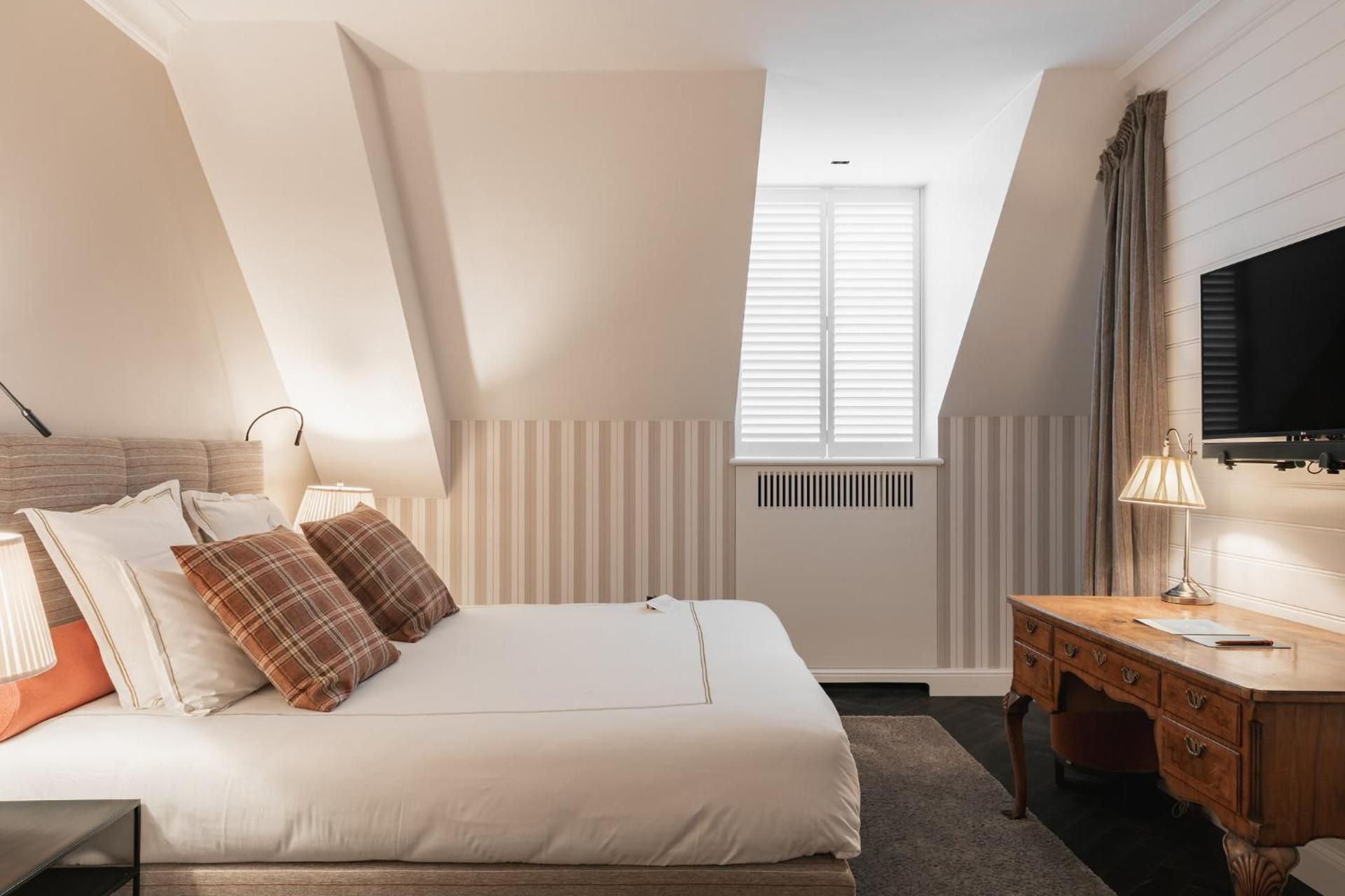 Standard King Room