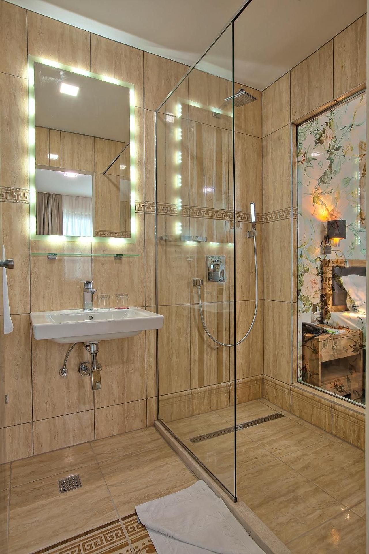 Hotel Aziza Sarajevo Junior Suite 3