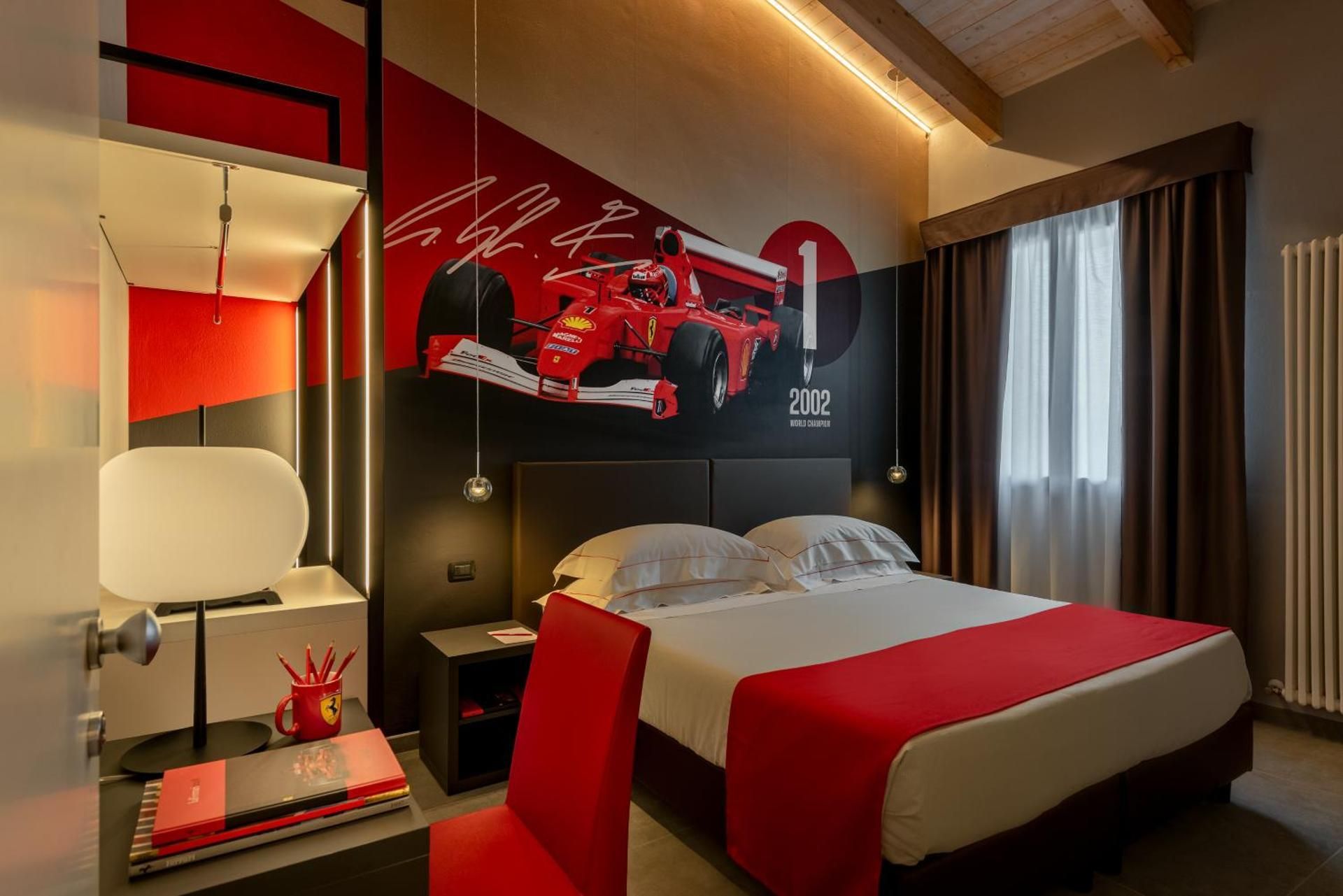 Hotel Maranello Village Deluxe Triple Room 2