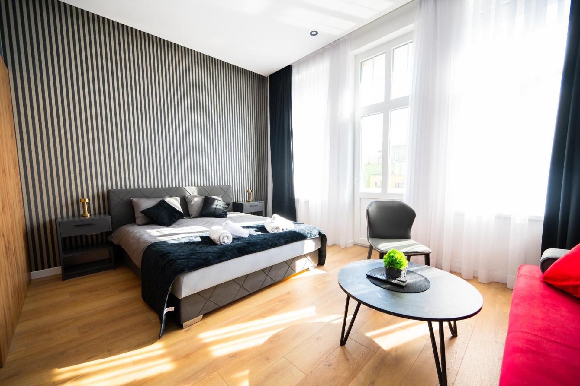 One-Bedroom Apartment