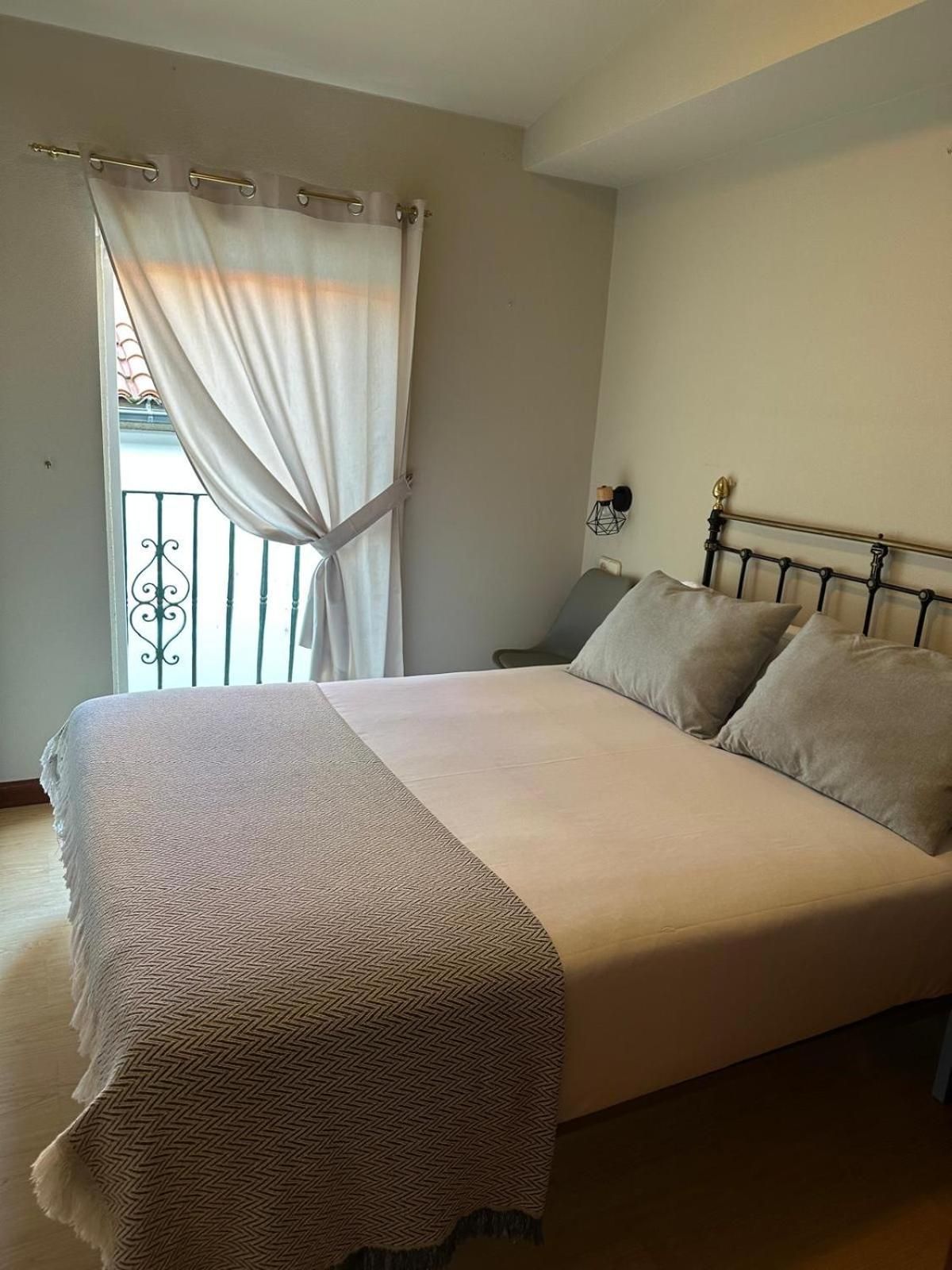 Double Bed