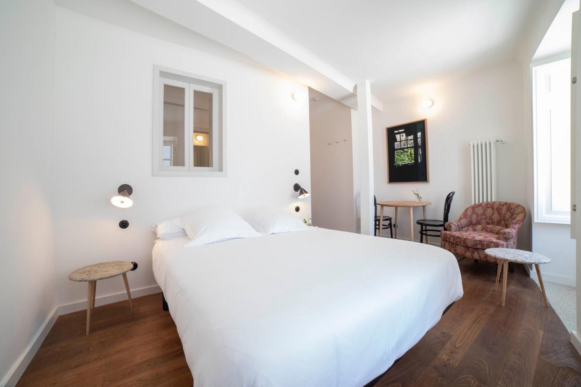 One-Bedroom Apartment with Street View