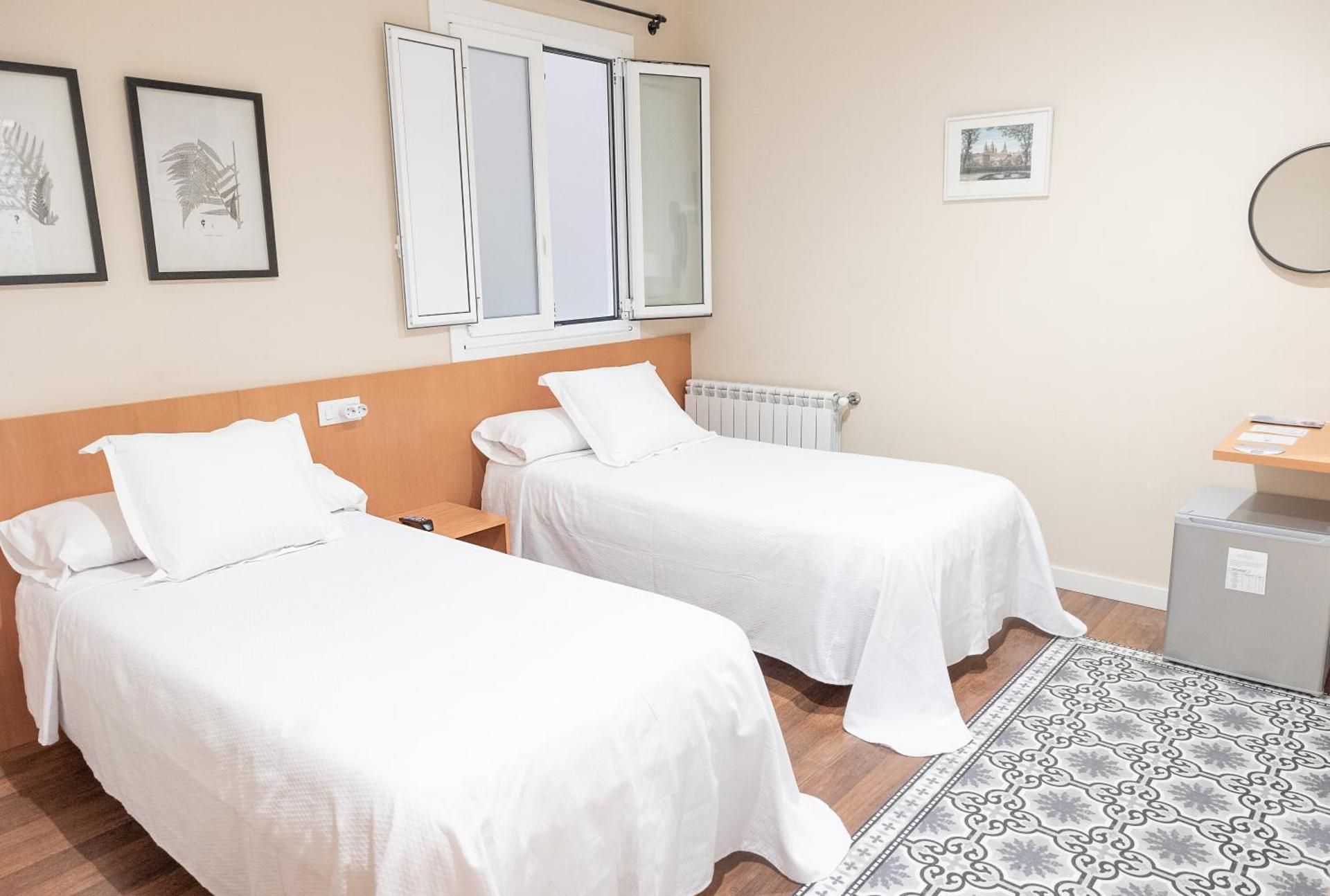 Hotel Montes Standard Twin Room 2