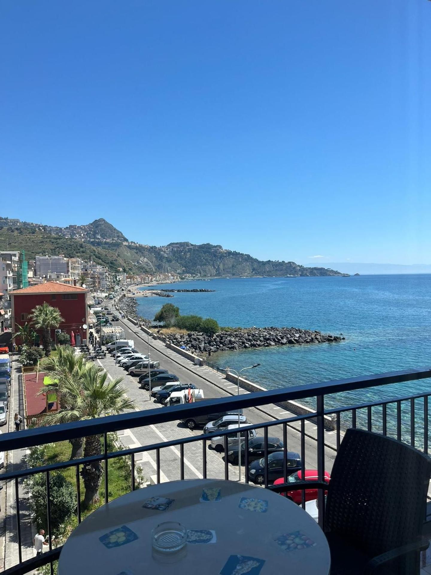One-Bedroom Apartment - Sea Side