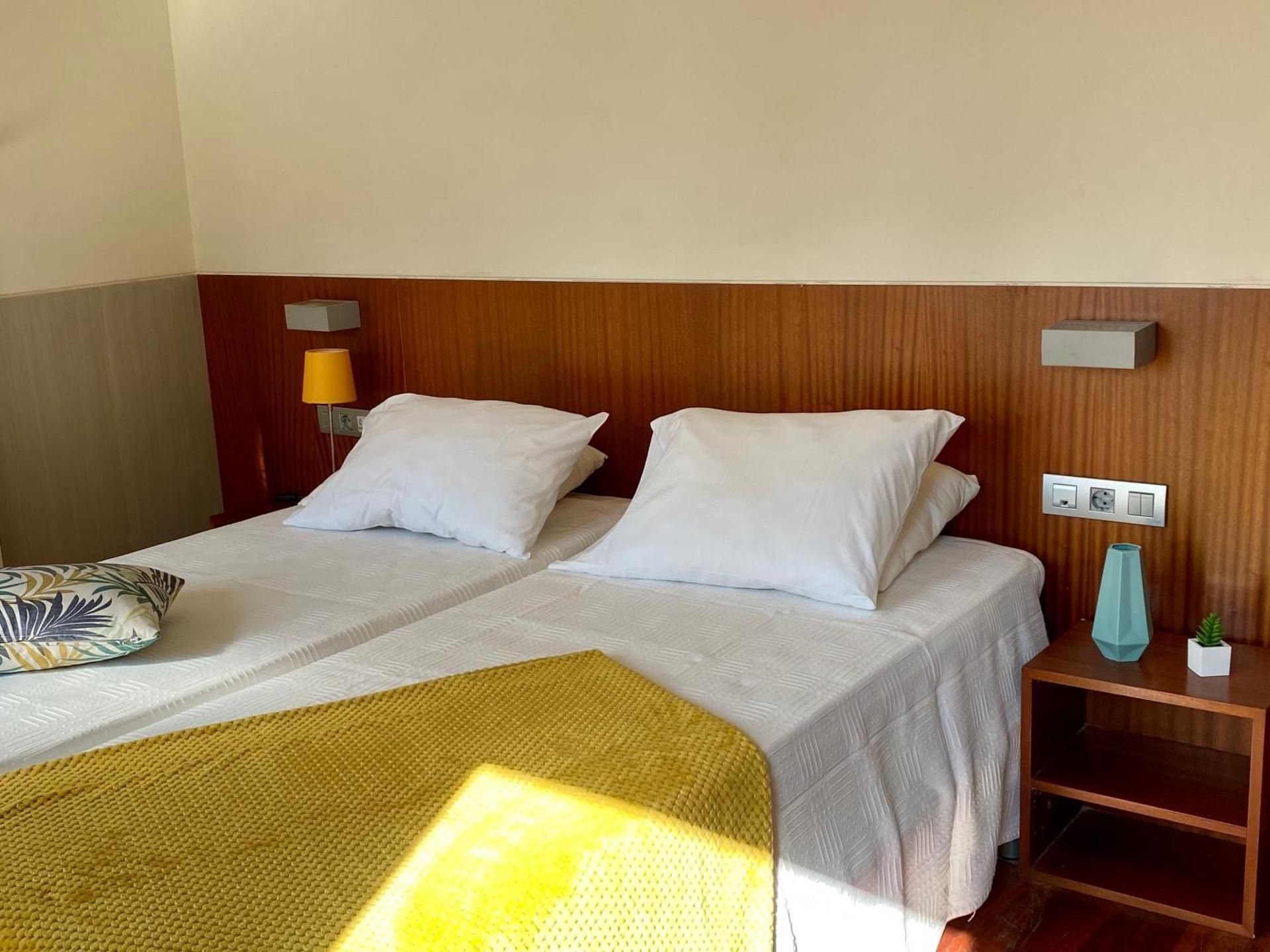 Hotel Santa Clara Twin Room 2