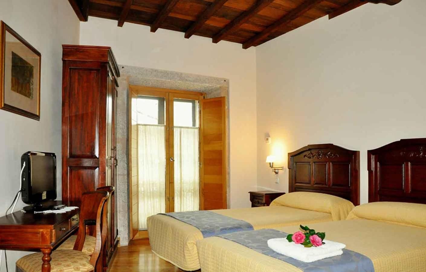 PR San Nicolas Double Room with Two Double Beds