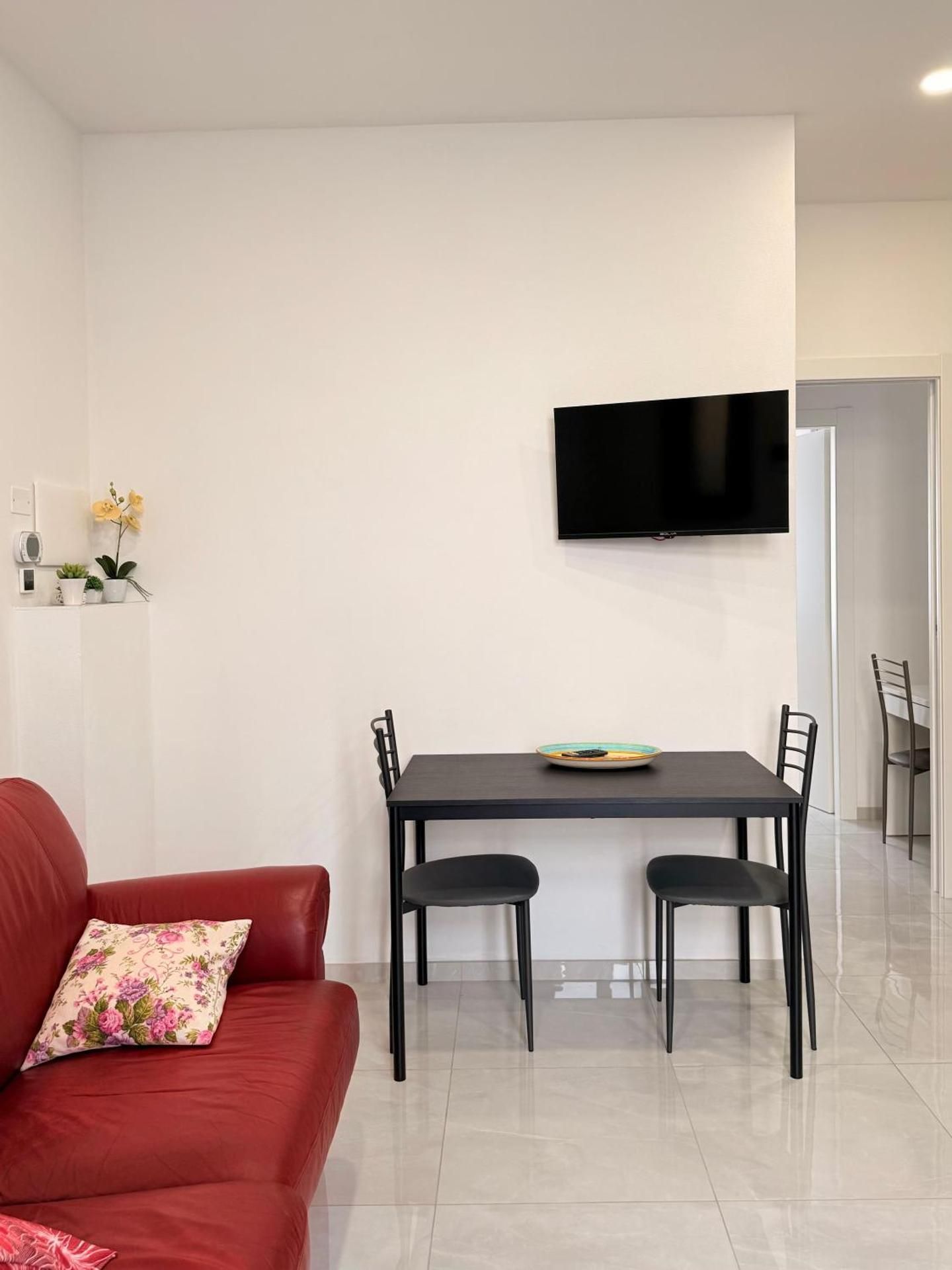 One-Bedroom Deluxe Apartment