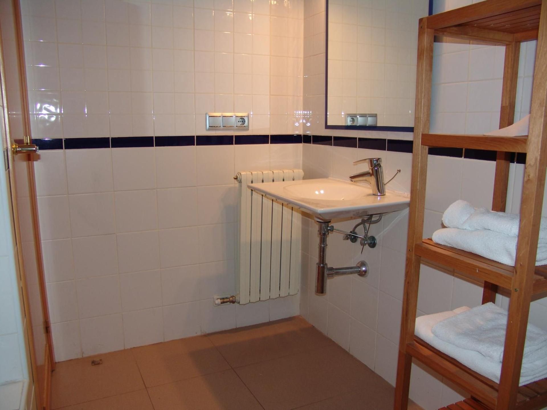 Apartamentos Zaragoza Coso Two-Bedroom Apartment (3 Adults) 2