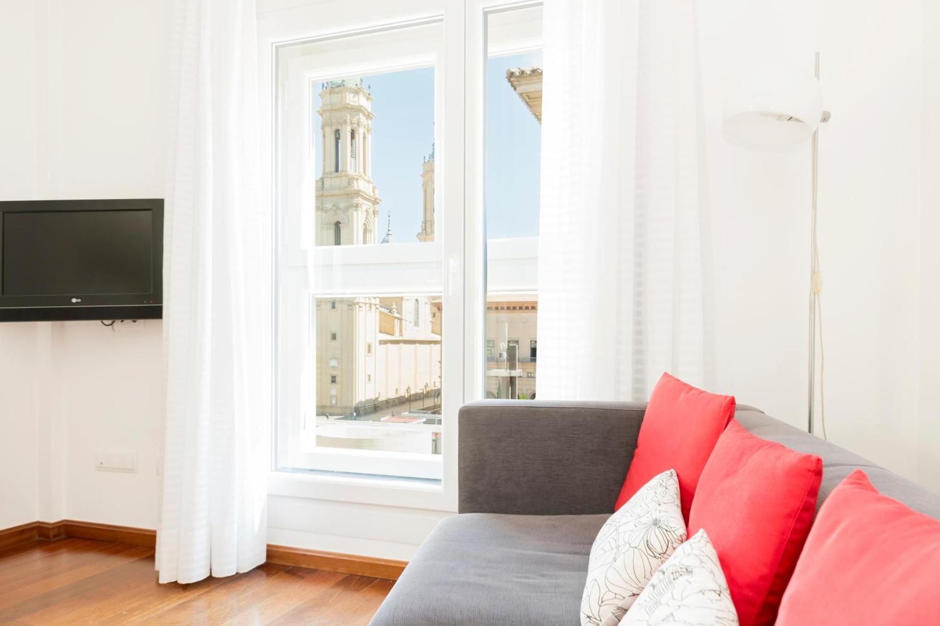 One-Bedroom Apartment with View