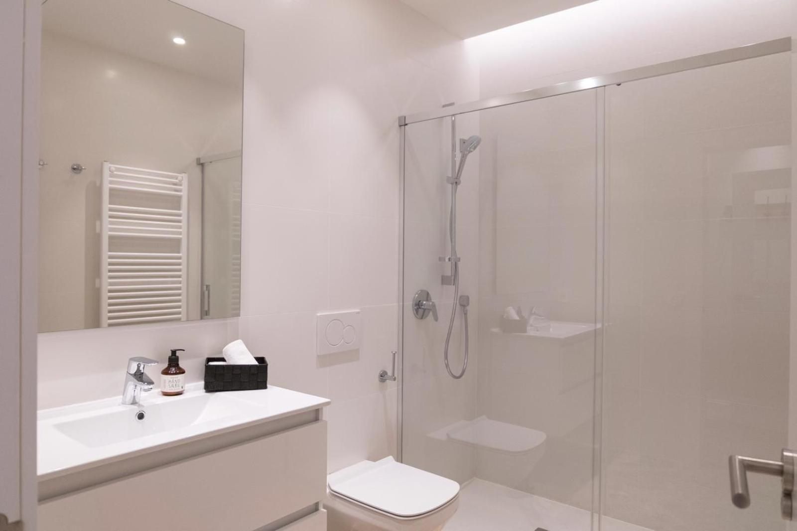 Deluxe One-Bedroom Apartment with City View