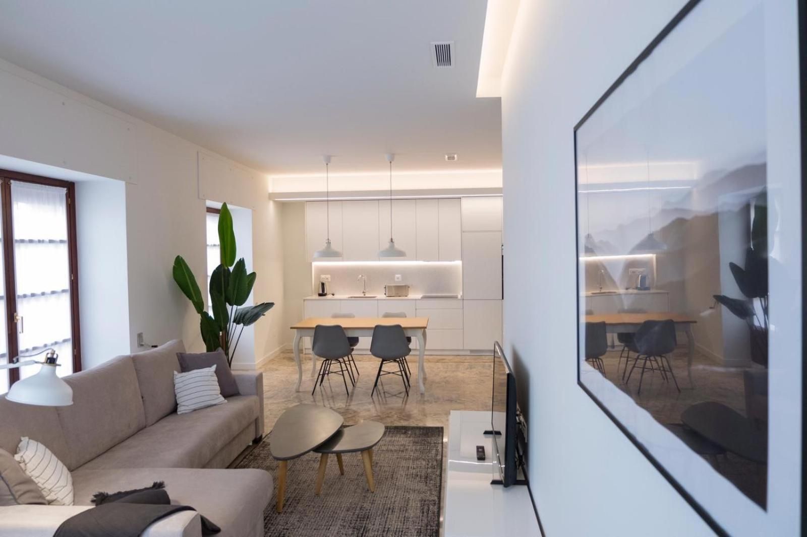 Deluxe One-Bedroom Apartment with City View