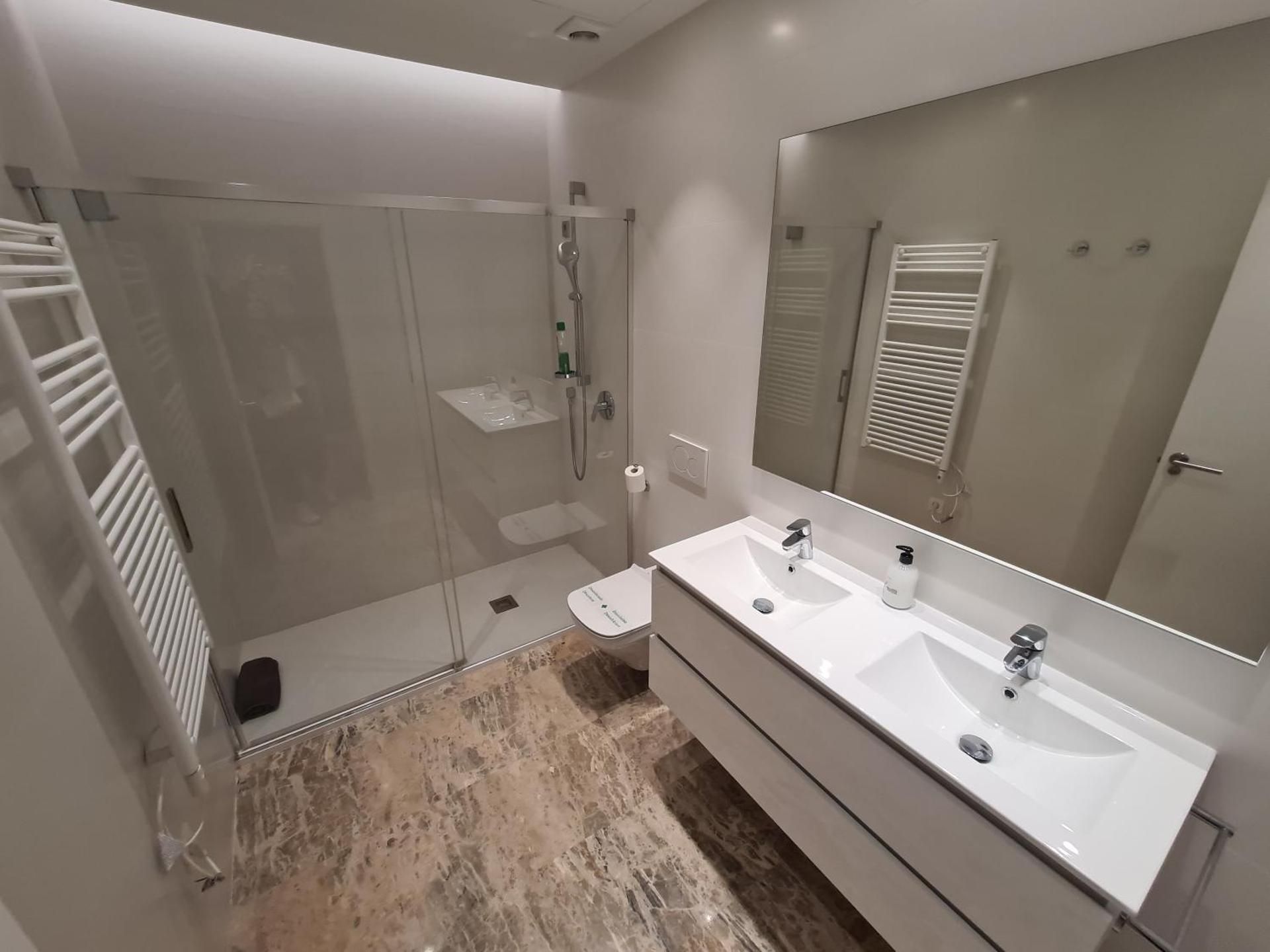Two-Bedroom Deluxe Apartment with Balcony