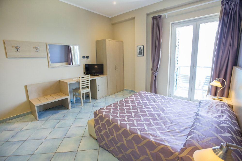 Triple Room, Balcony, Sea View