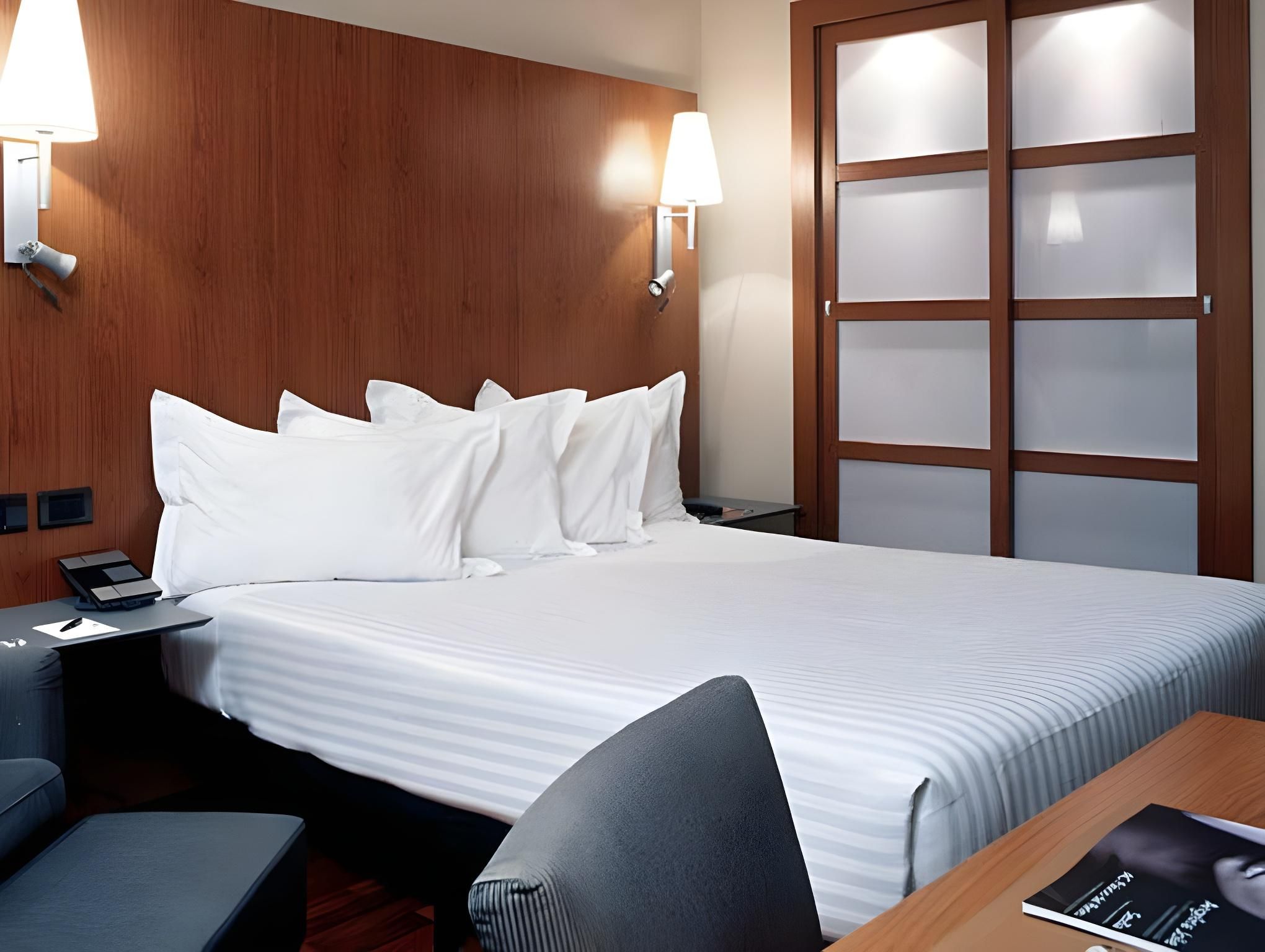 Guest room, 1 Queen or 2 Twin/Single Bed(s)