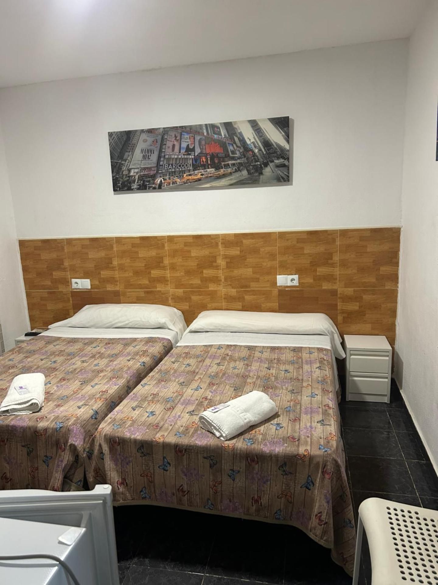 Twin Room with Private Bathroom