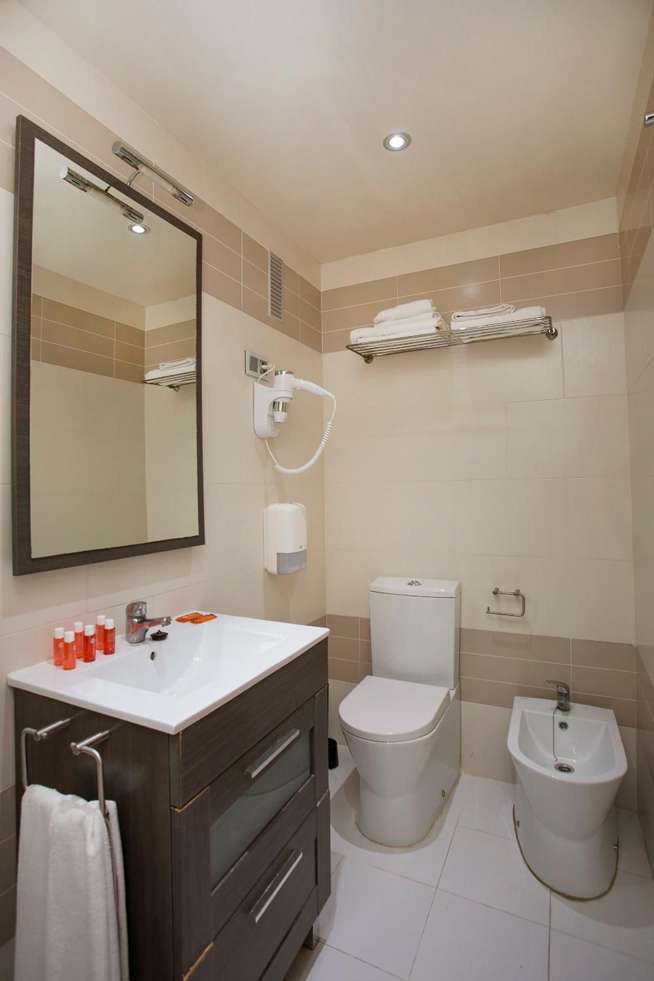 Two-Bedroom Apartment (4 Adults)