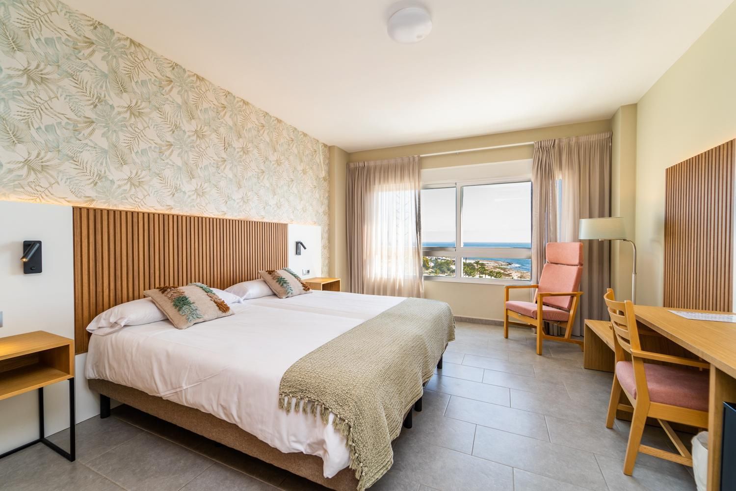 Deluxe Twin Room with Sea View