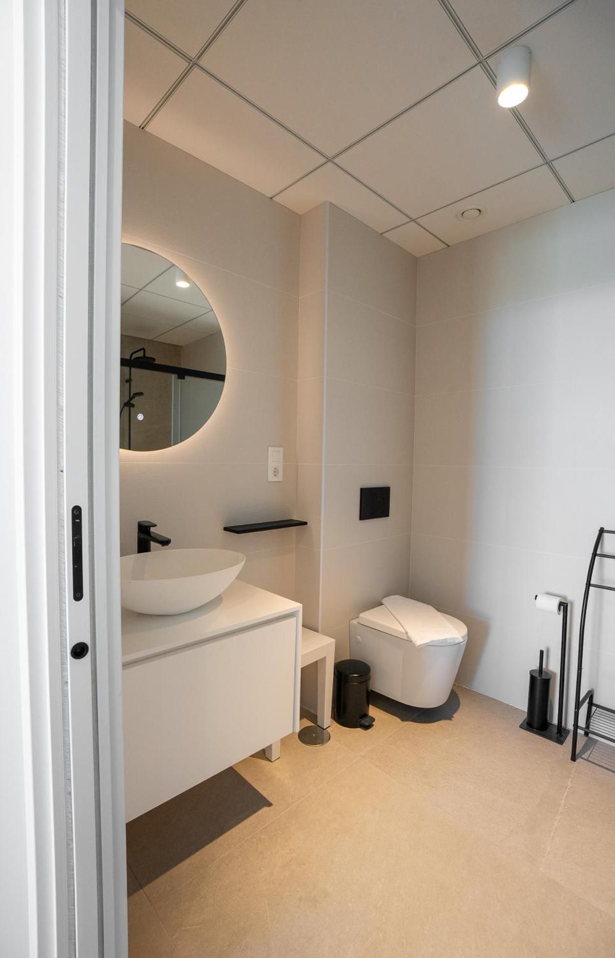 One-Bedroom Deluxe Apartment