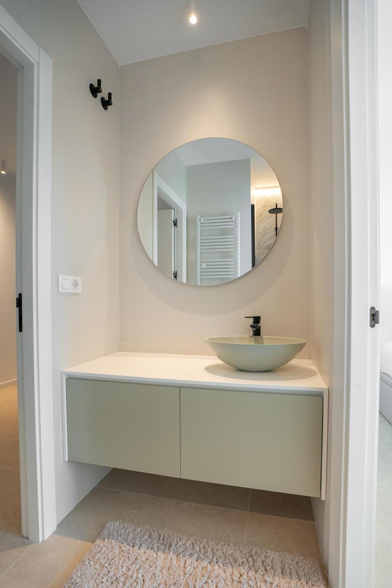 Superior One-Bedroom Apartment