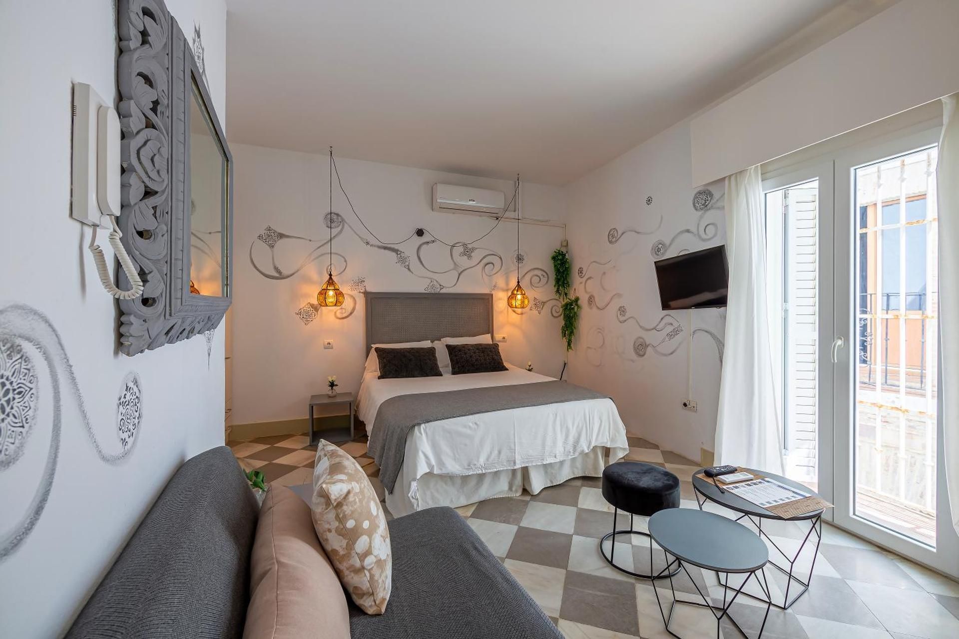Exterior Suite