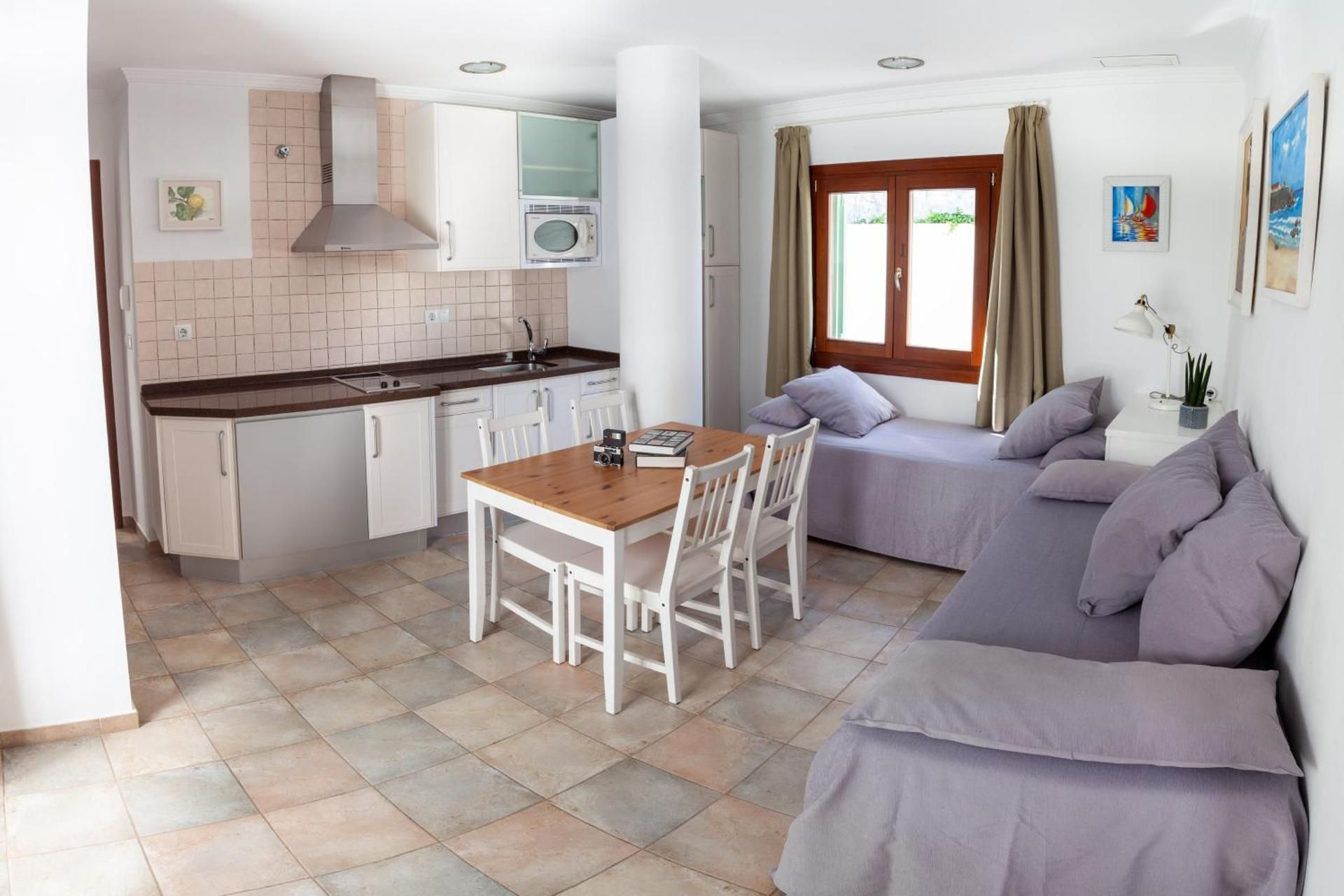 One-Bedroom Apartment (4 Adults)