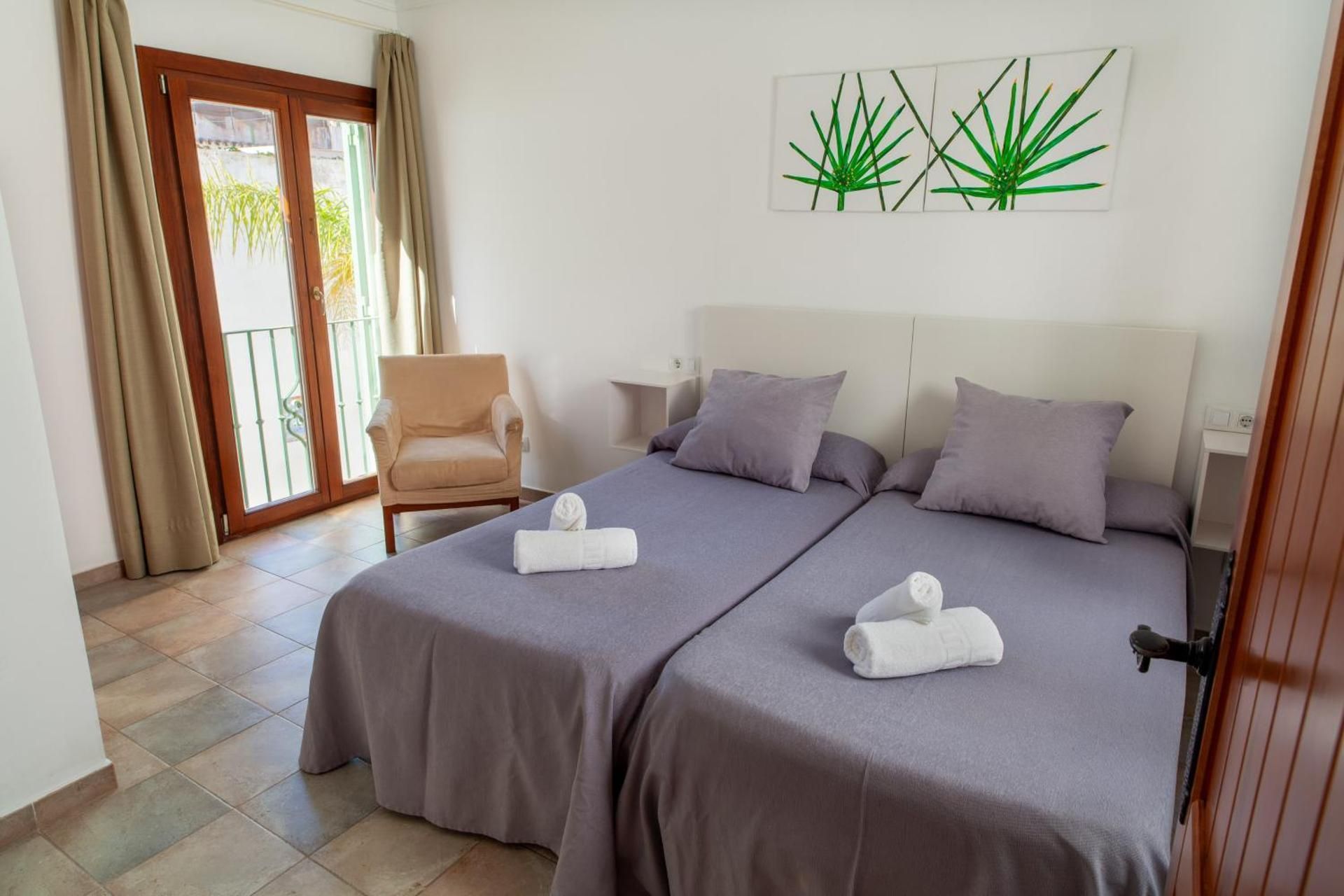 One-Bedroom Apartment (4 Adults)