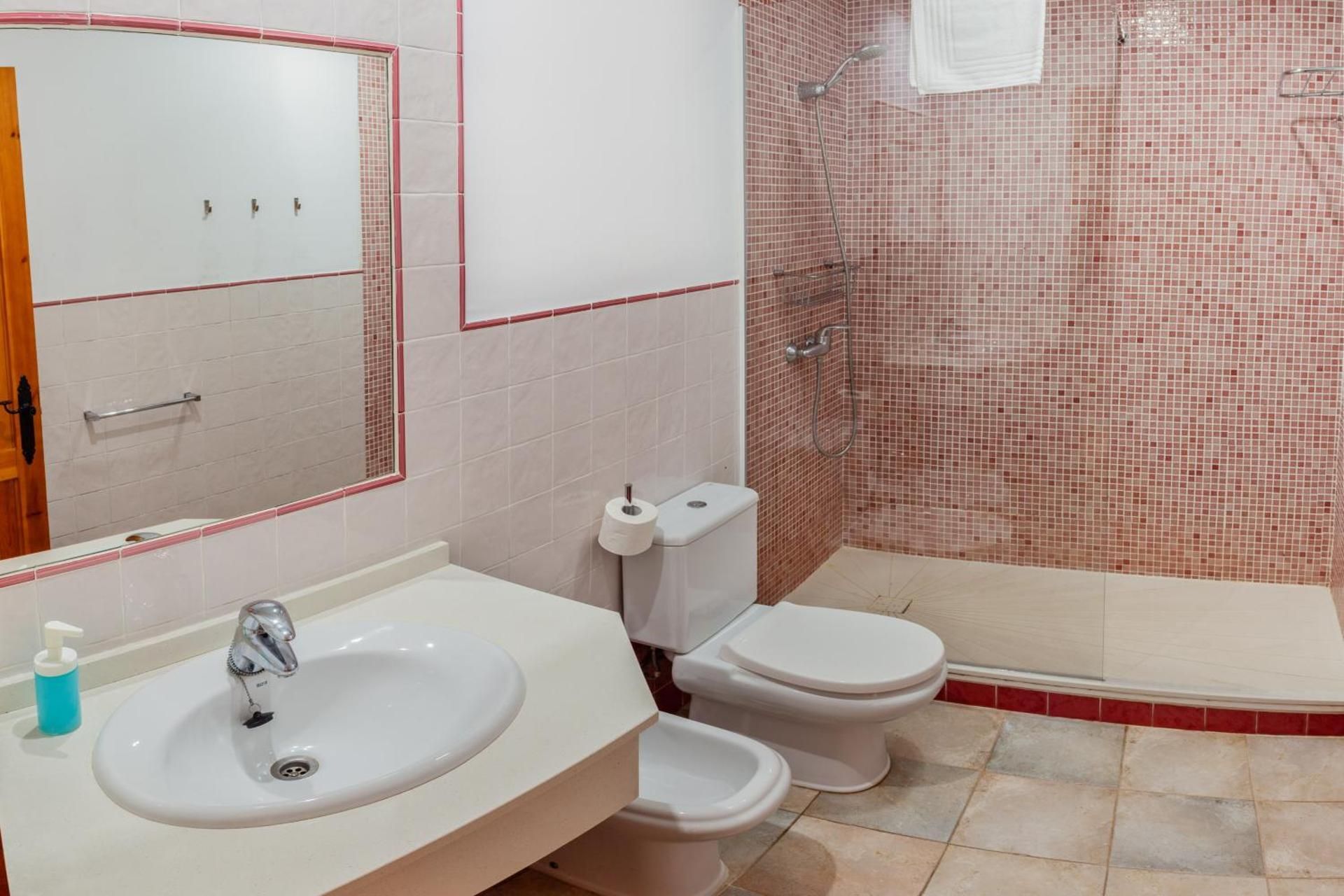 One-Bedroom Apartment - Ground Floor (3 Adults)