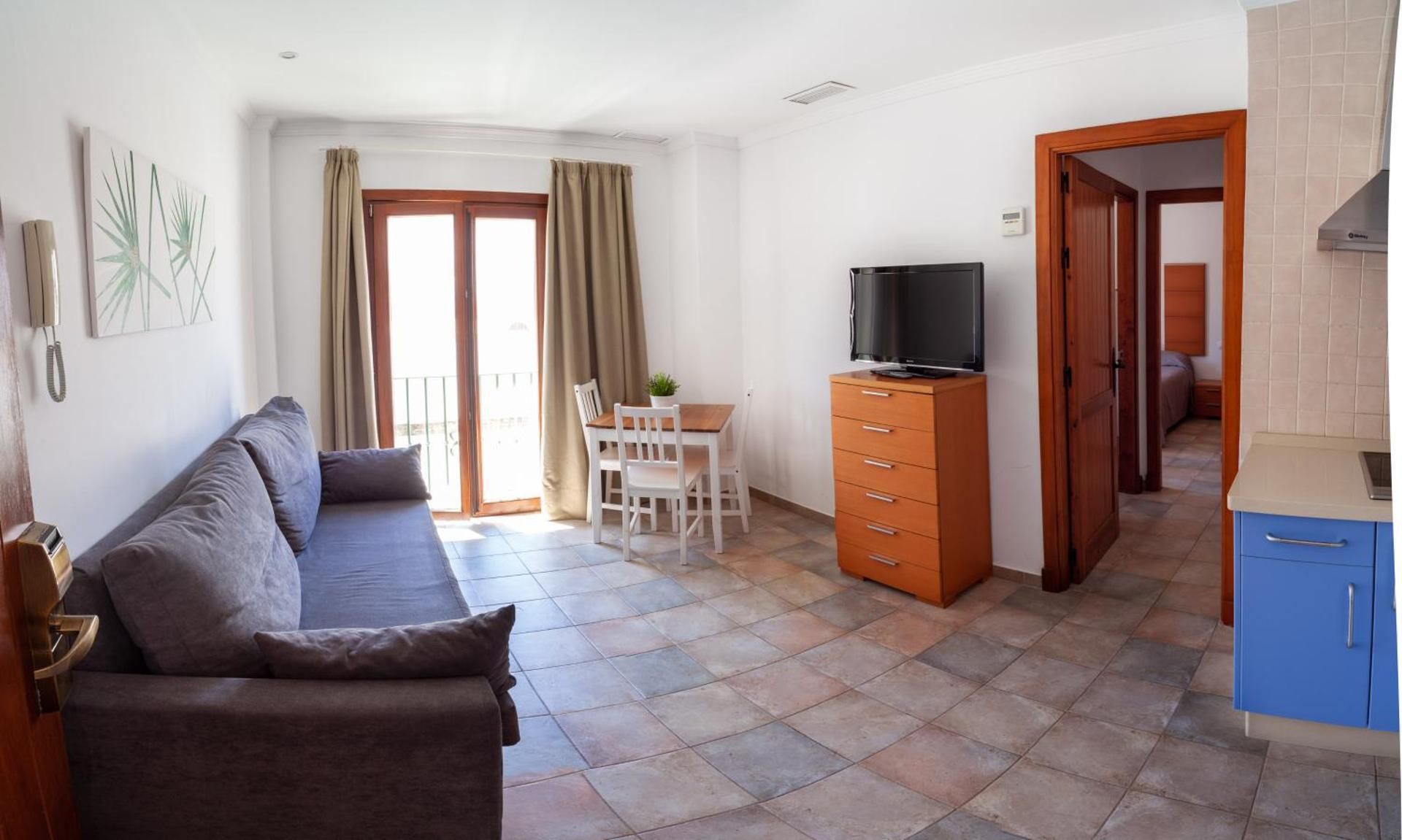 One-Bedroom Apartment (3 Adults)