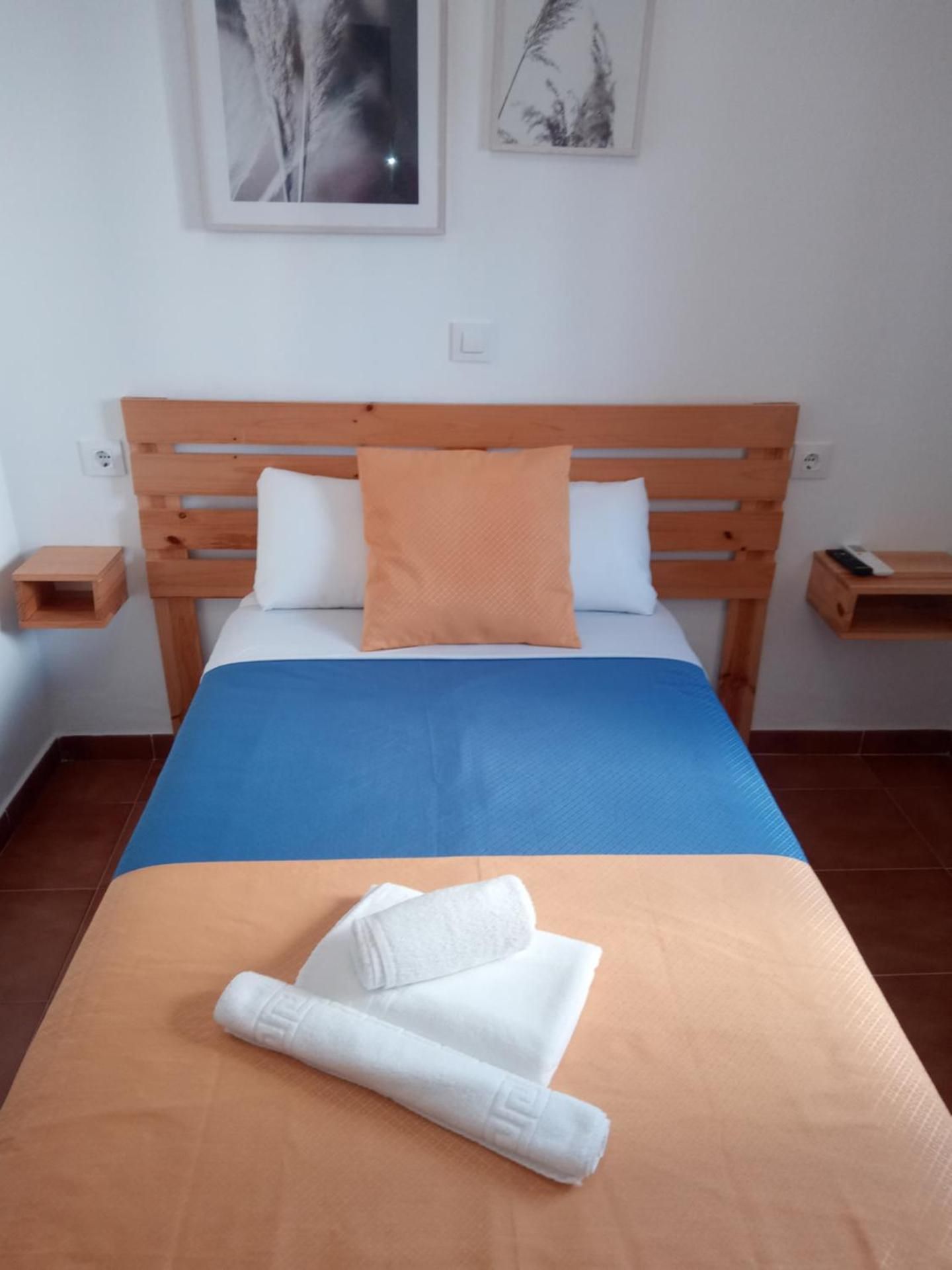 Standard Single Room with Shared Bathroom