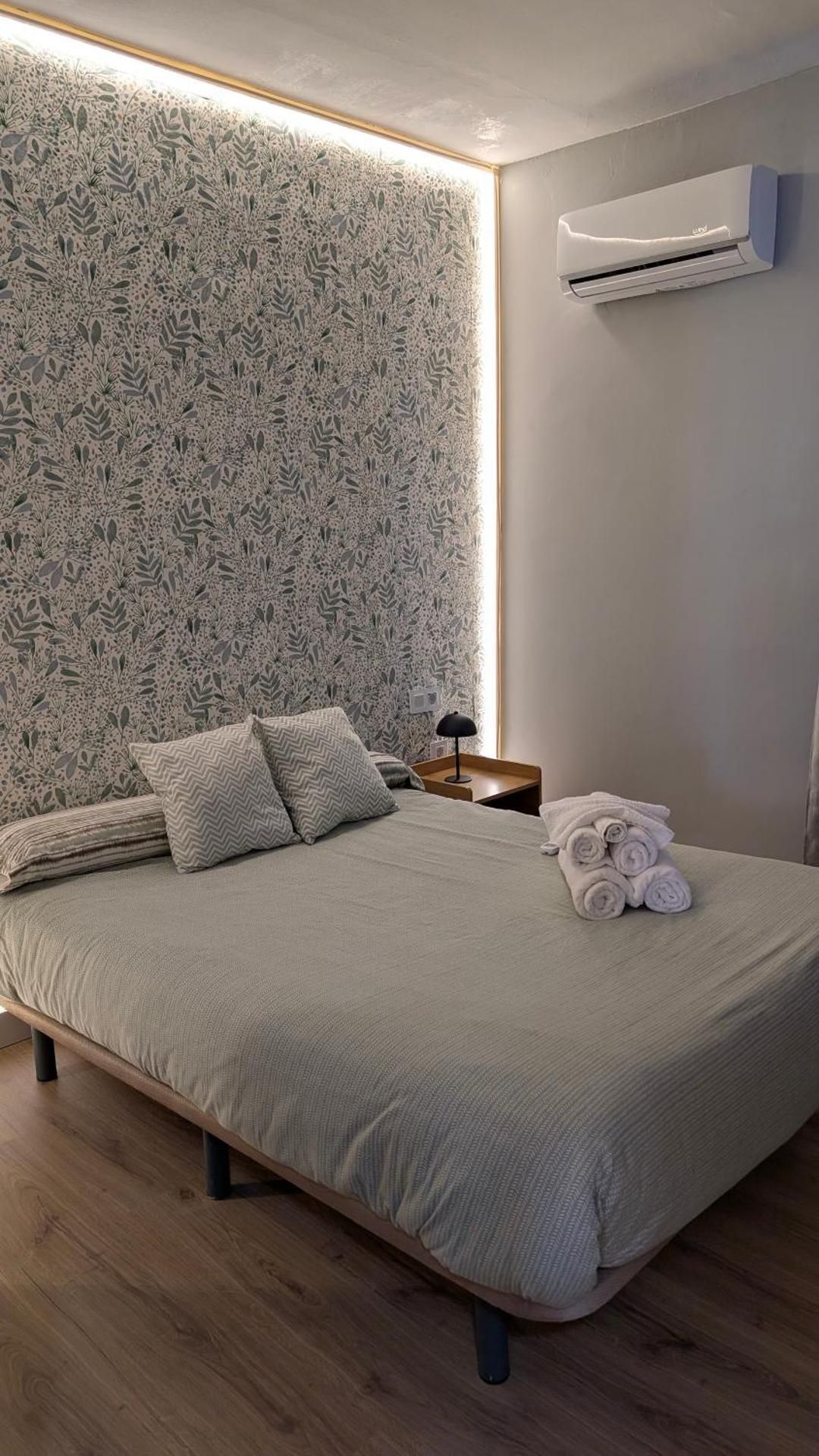 Twin Room with Private External Bathroom