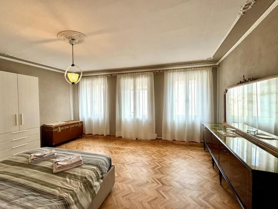Two-Bedroom Deluxe Apartment