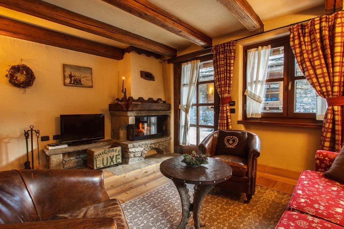 Two-Bedroom Apartment with Balcony