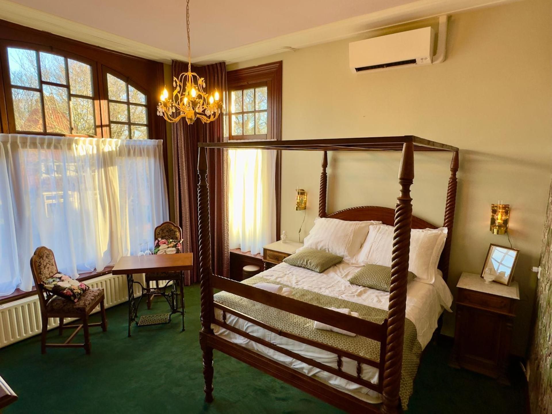 Double Room with Private Bathroom