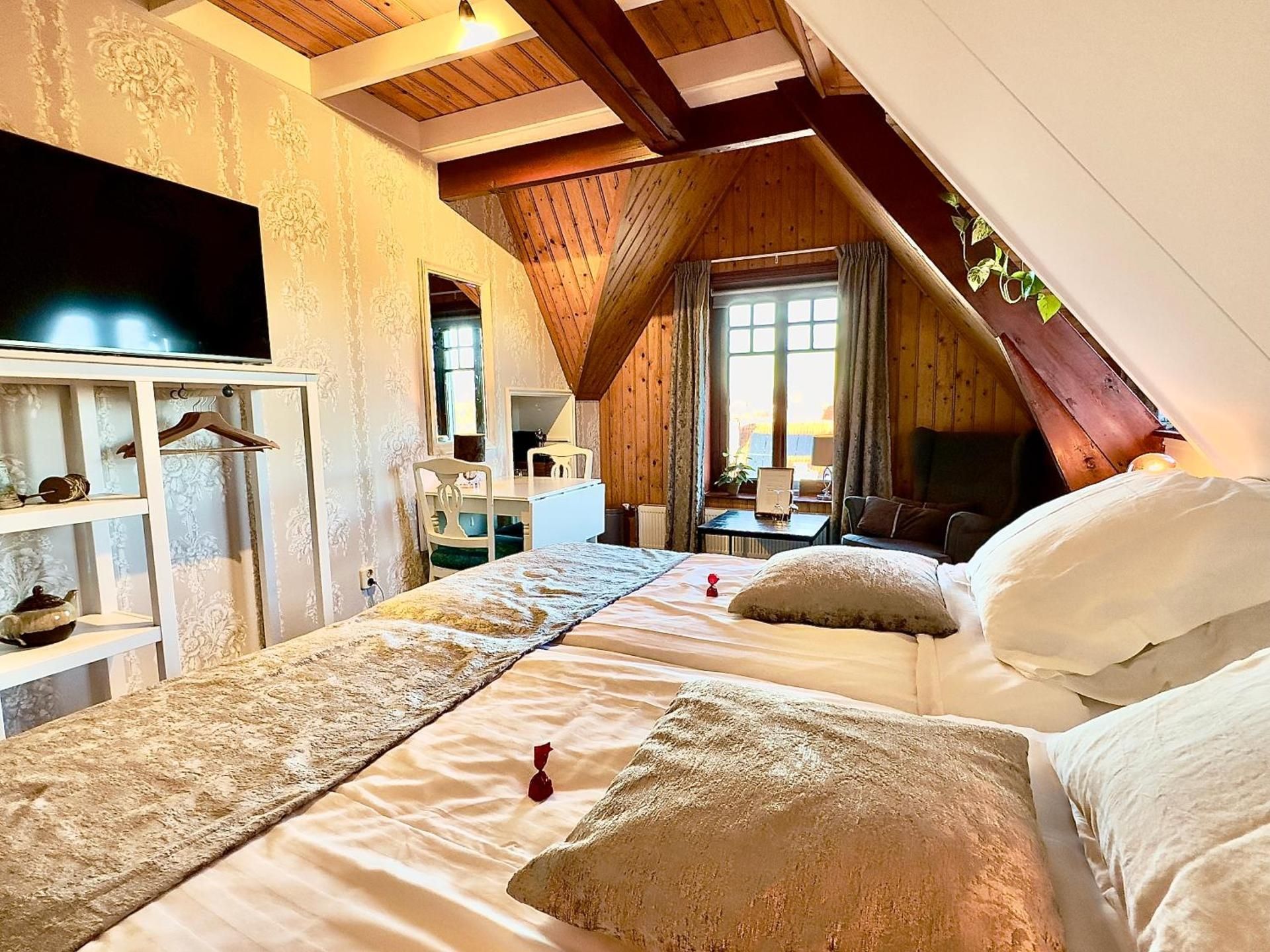 Deluxe Double or Twin Room