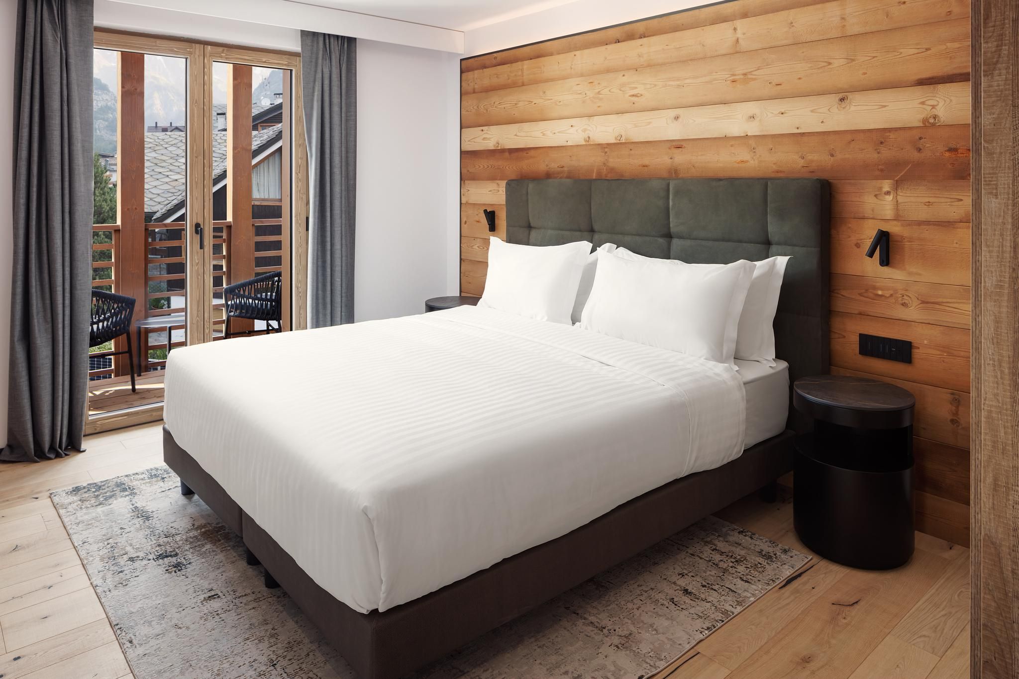 2 Bedroom Smaller Apartment, Bedroom 1: 1 Queen, Bedroom 2: 2 Twin, Sofa bed, Garden view