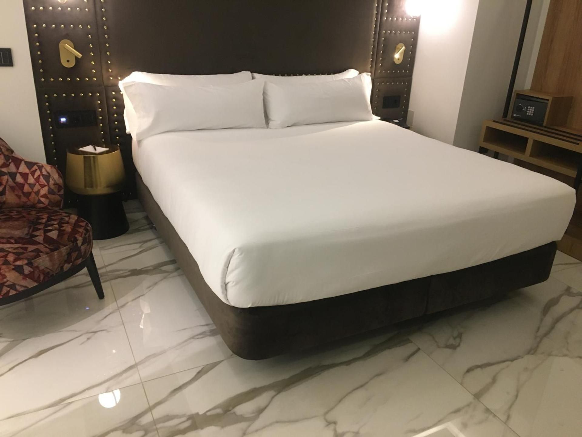 Deluxe Suite with Spa Bath