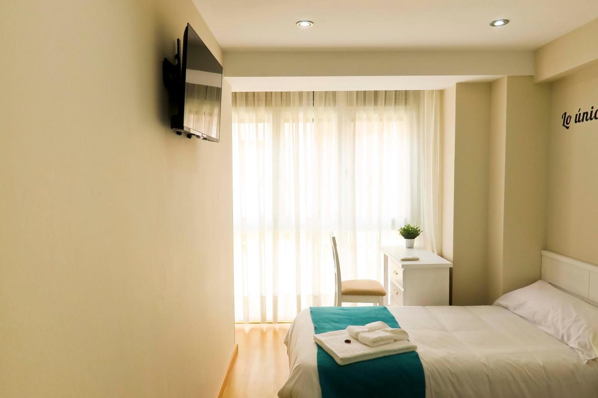 Twin Room with Shower