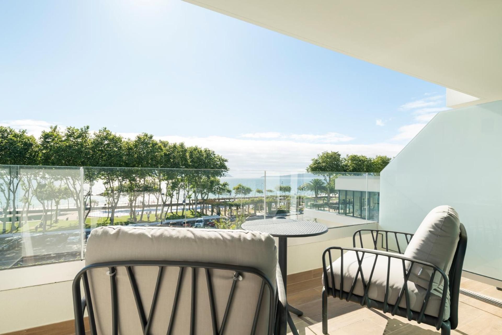 Double or Twin Room with Side Sea View