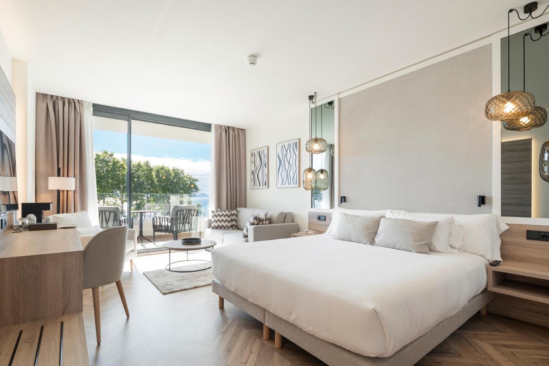 Double or Twin Room with Side Sea View
