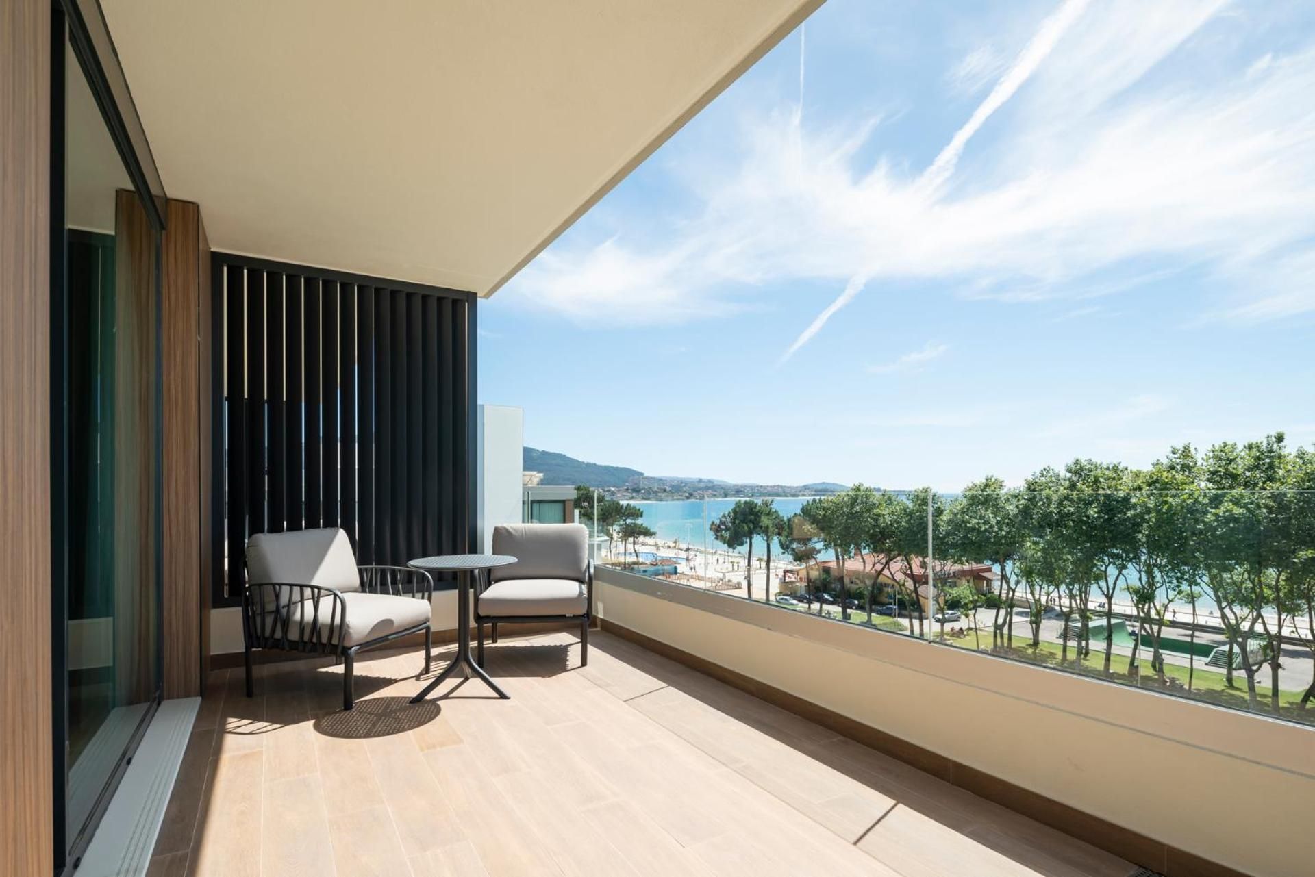 Deluxe Suite with Sea View