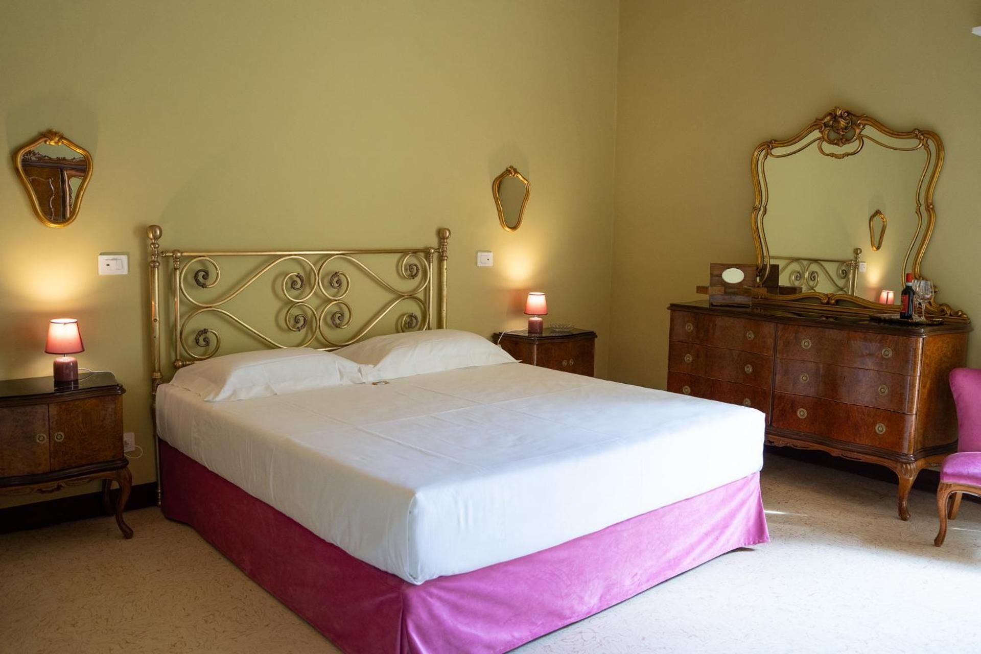 Superior King Room